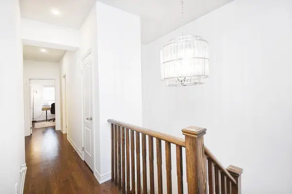 Aurora, ON L4G 7C4,80 Gower DR