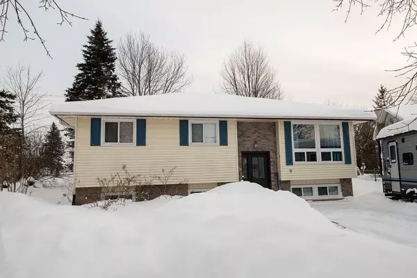 Belleville, ON K8P 5B1,9 Jeanette PL