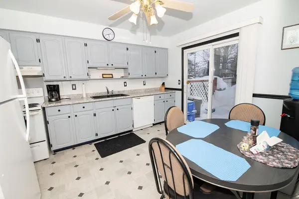 Belleville, ON K8P 5B1,9 Jeanette PL