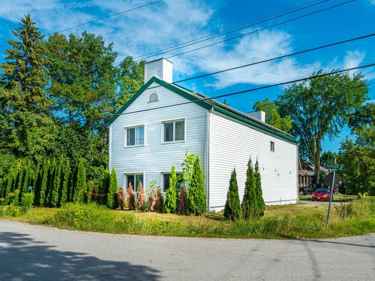 1015 Arnold ST #2, Innisfil, ON L0L 1C0