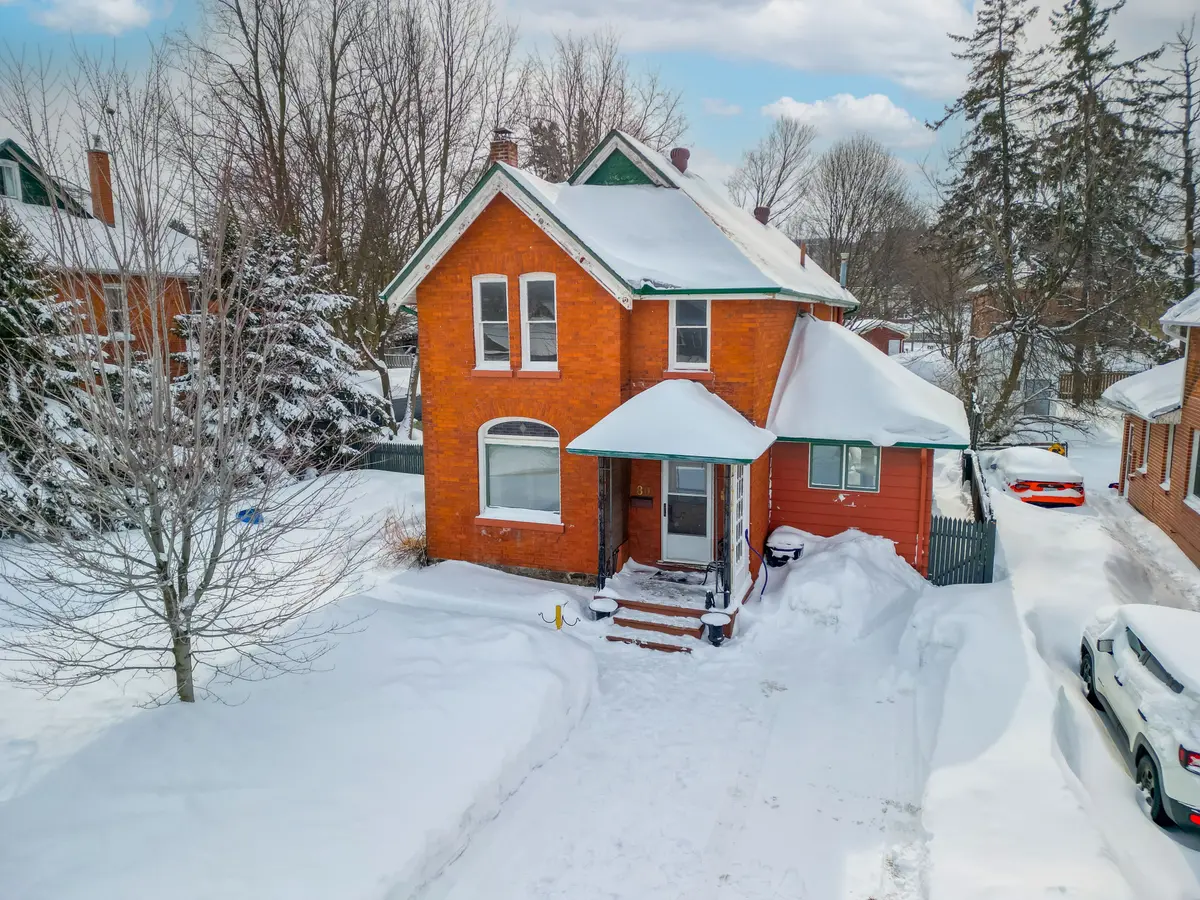 80 Burton AVE, Barrie, ON L4N 2R6