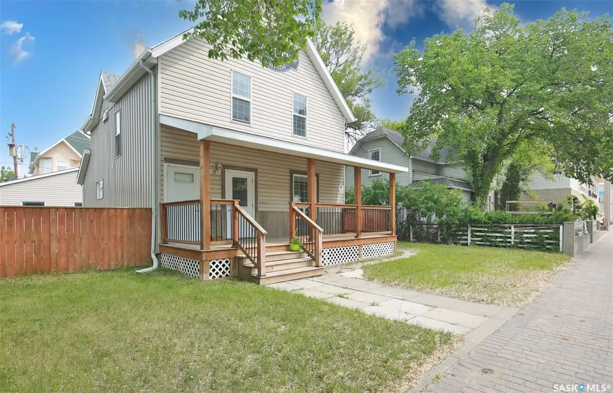 66 Athabasca STREET W, Moose Jaw, SK S6H 2B5