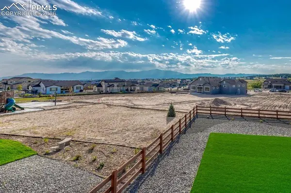 10108 Owl Perch LOOP, Colorado Springs, CO 80908