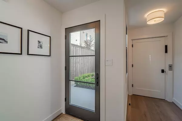 University Park, TX 75205,4128 University Boulevard #6