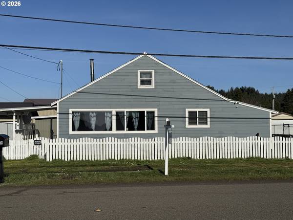 1010 N LAKE RD, Lakeside, OR 97449