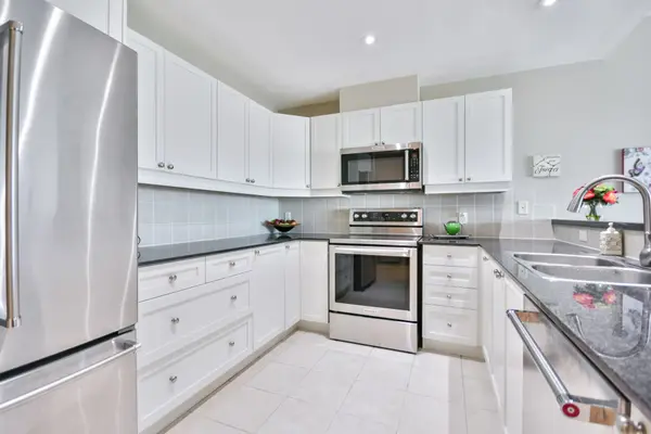 Barrie, ON L4N 9R2,6 Toronto ST #509