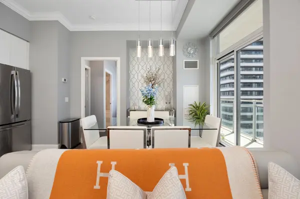 33 Shore Breeze DR #LPH3501, Toronto W06, ON M8V 0G1