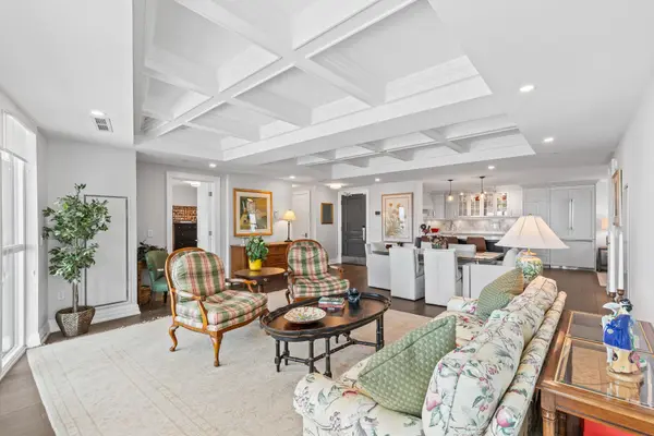 2060 Lakeshore RD #1902, Burlington, ON L7R 0G2