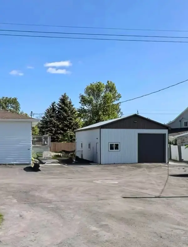 20 Pigeon Lake RD, Kawartha Lakes, ON K9V 4R6