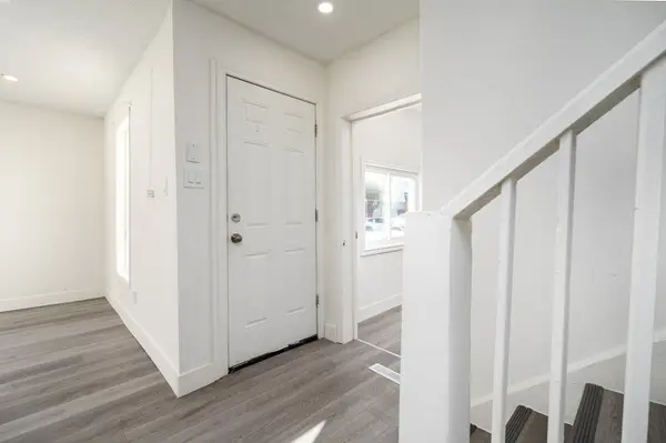 Belleville, ON K8N 3R8,24 Albion ST