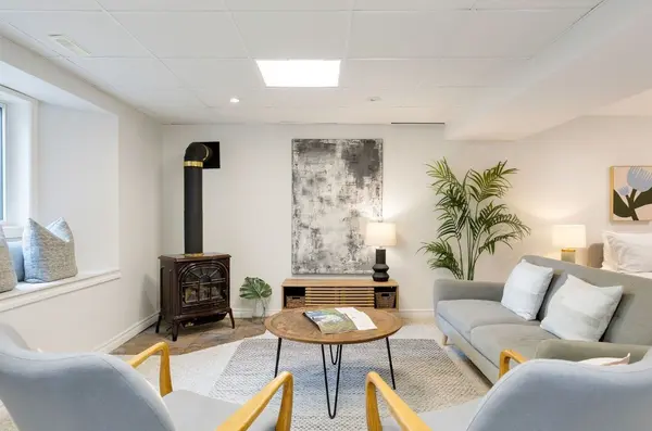 2488 Newport ST #BSMT, Burlington, ON L7M 3X7