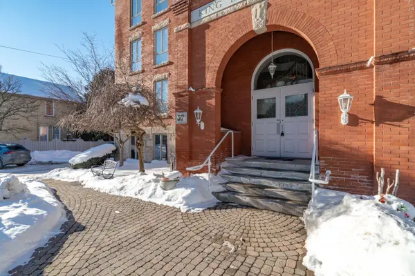 Guelph, ON N1H 2J1,57 Suffolk ST W #102