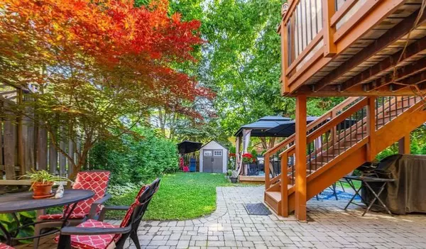 Aurora, ON L4G 4Z8,30 Moffat CRES E