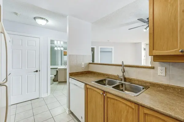 700 Humberwood BLVD #1622, Toronto W10, ON M9W 7J4