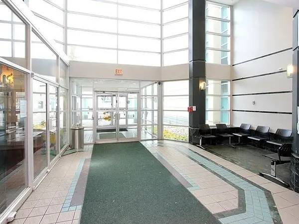 40 Finchgate BLVD #310, Brampton, ON L6T 3J1