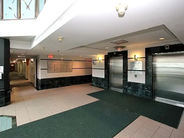 40 Finchgate BLVD #310, Brampton, ON L6T 3J1