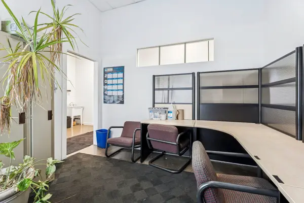 1810 Barton ST E, Hamilton, ON L8H 2Y6