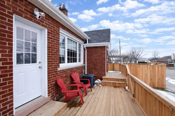 Hamilton, ON L8K 1P6,1338 Monterey AVE #Upper