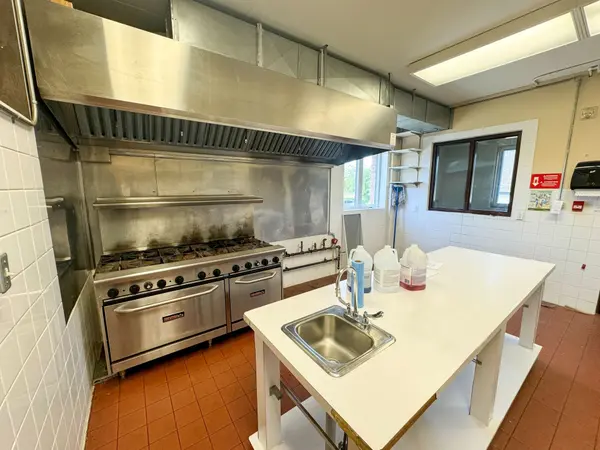 1003 Hamilton RD #Main Floor, London East, ON N5W 1A4