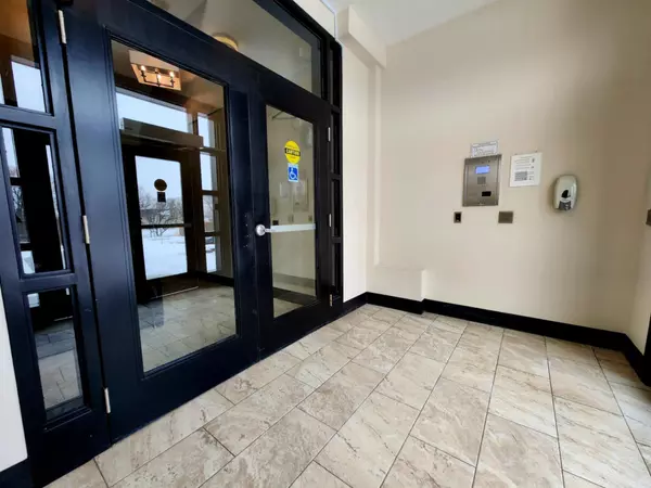 Brockville, ON K6V 0C7,1109 Millwood AVE #102