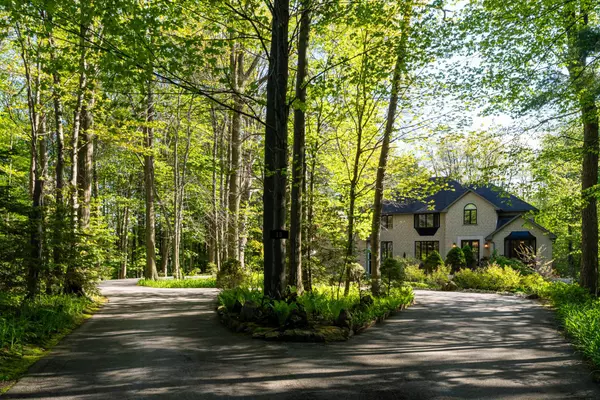 Hamilton, ON L0R 1R0,18 Elder CRES