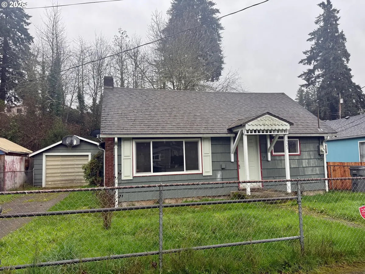 1323 HAWTHORNE ST, Sweet Home, OR 97386