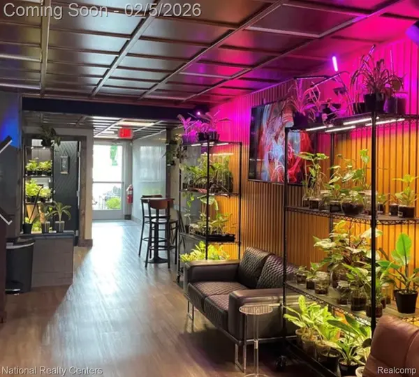 22917-22919 Woodward AVE, Ferndale, MI 48220