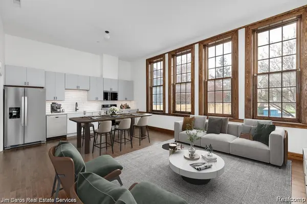 389 Saint Clair AVE, Grosse Pointe, MI 48230