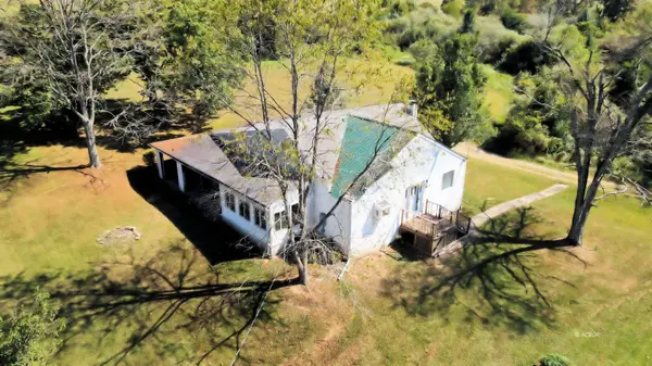 6750 O'Neil Rd,  Coolville,  OH 45723