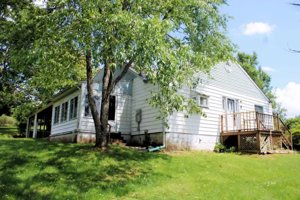 6750 O'Neil Rd, Coolville, OH 45723