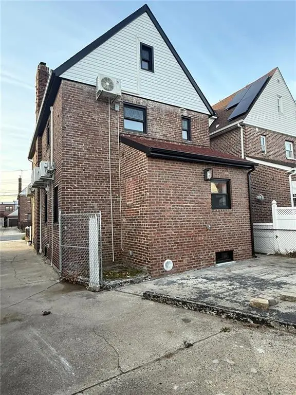 131-25 227th ST, Laurelton, NY 11413