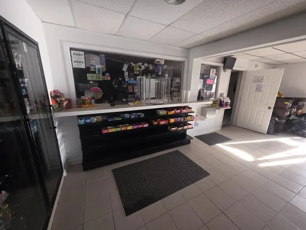 3907 S Saginaw ST, Flint, MI 48507