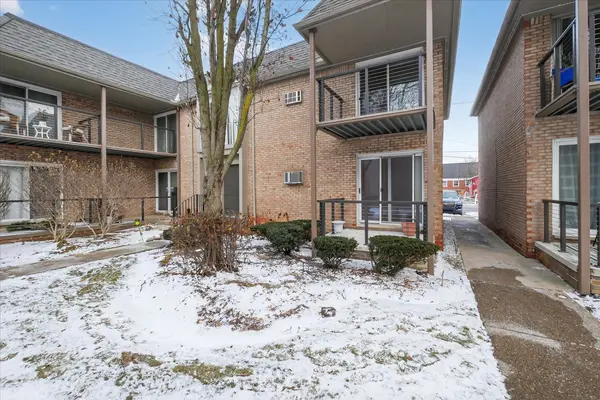 1723 E 14 Mile RD, Birmingham, MI 48009