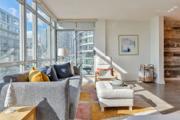 381 Front ST W #2703, Toronto C01, ON M5V 3R8