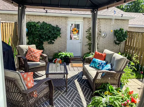 2258 Upper Middle RD #4, Burlington, ON L7P 2Z9