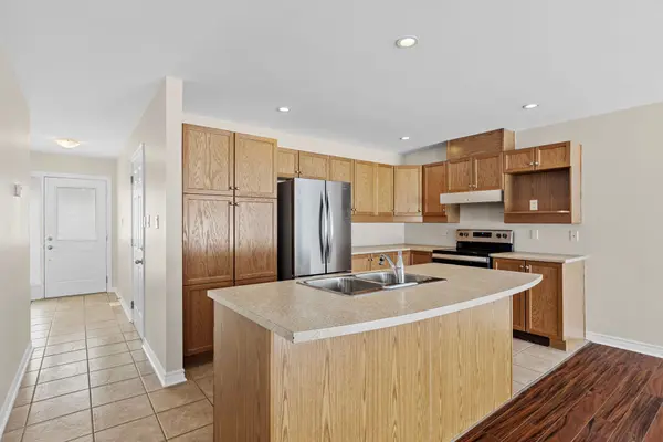 Arnprior, ON K7S 0G1,94 Fourth AVE