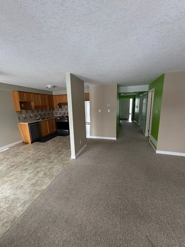 3320 Meadowgate BLVD #Unit 10, London South, ON N6M 0A7