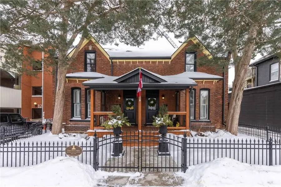 8-10 Ontario ST, Grimsby, ON L3M 3G9