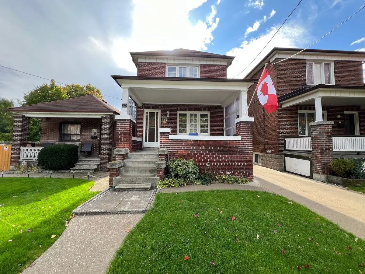 33 Chandos AVE, Toronto W02, ON M6H 2E6