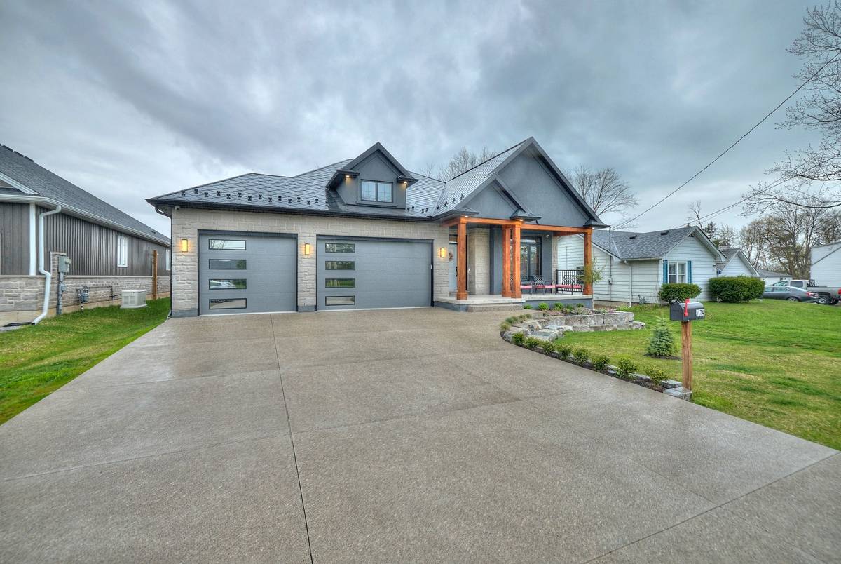 1174 Spears RD, Fort Erie, ON L2A 4N1