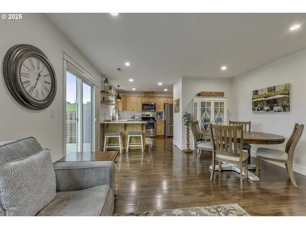 1028 E 16TH ST, Lafayette, OR 97127