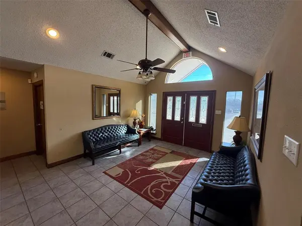 331 N Gun Barrel Lane, Gun Barrel City, TX 75156