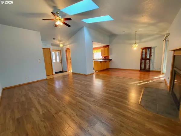 Eugene, OR 97404,3884 SHENSTONE DR