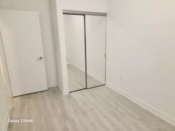 Toronto, ON M5A 0Y5,15 Richardson ST #213