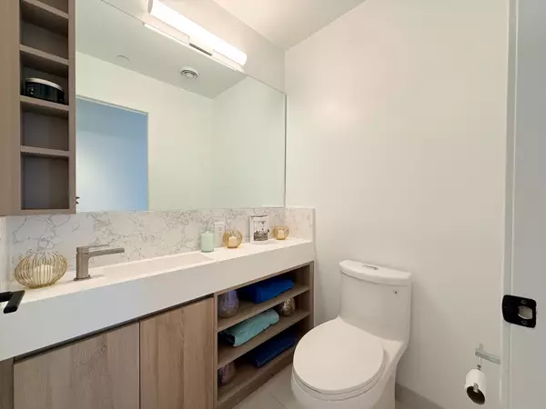 Toronto, ON M5B 0C8,319 Jarvis ST #2710