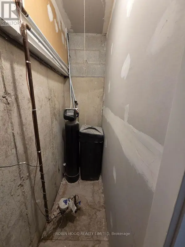 59 Scott CRES, Barrie, ON L4N 4W2