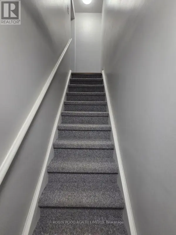 59 Scott CRES, Barrie, ON L4N 4W2