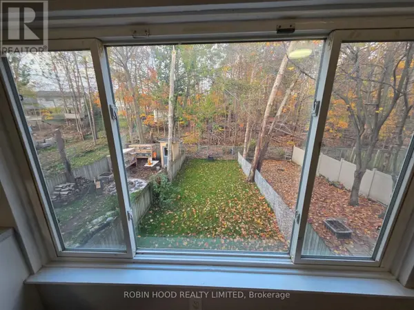 59 Scott CRES, Barrie, ON L4N 4W2