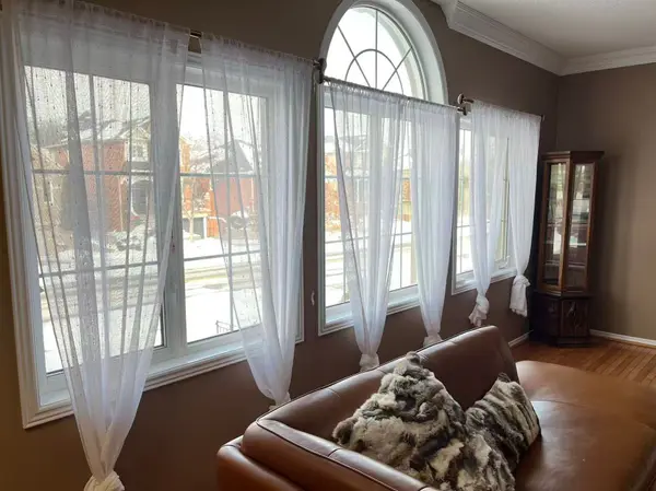 1482 SANDPIPER RD, Oakville, ON L6M 3R5