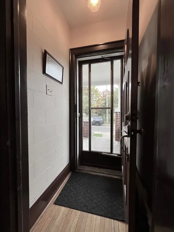 33 Chandos AVE, Toronto W02, ON M6H 2E6